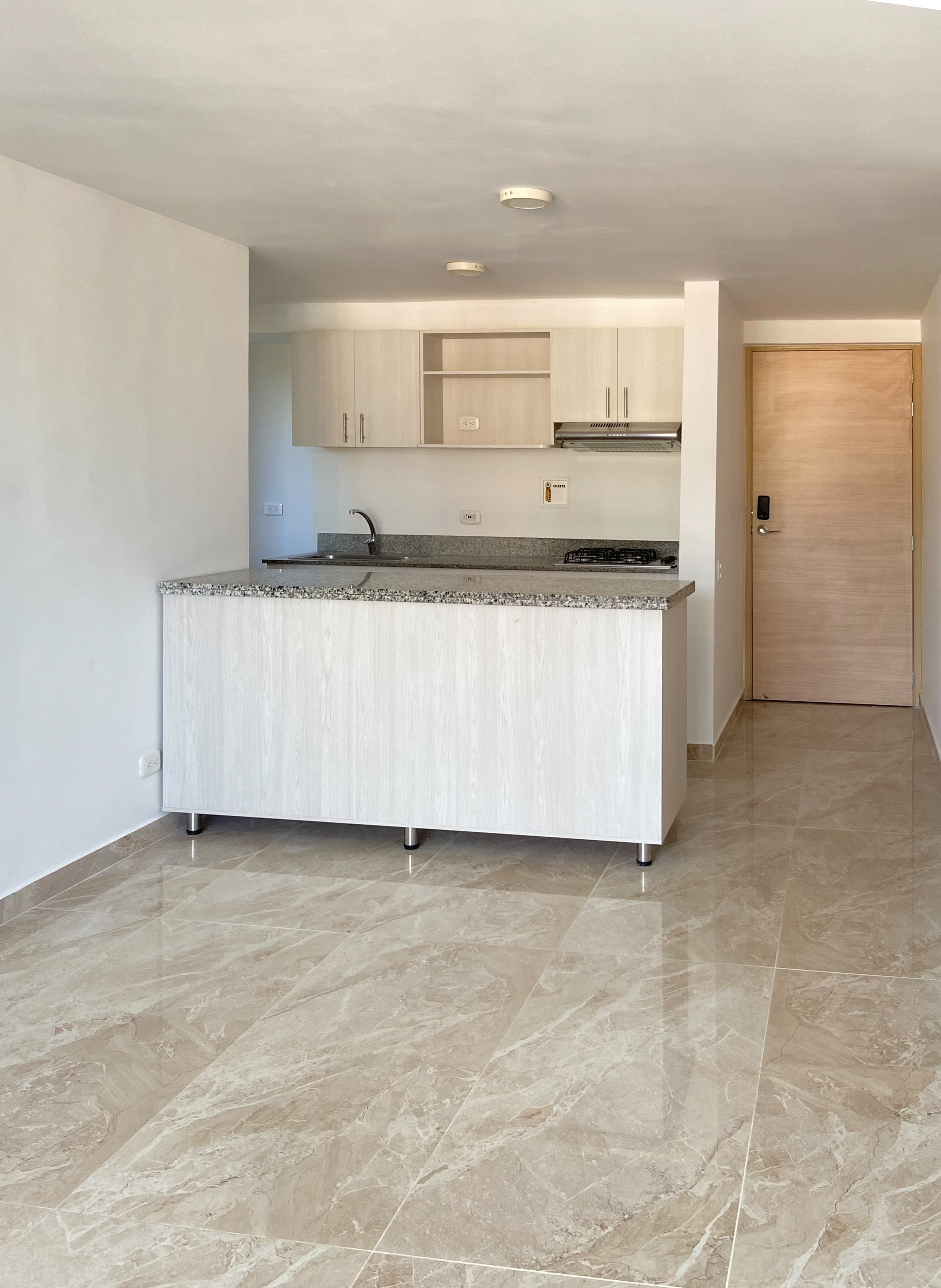 Apartamento para arriendo en la estrella Suramérica.