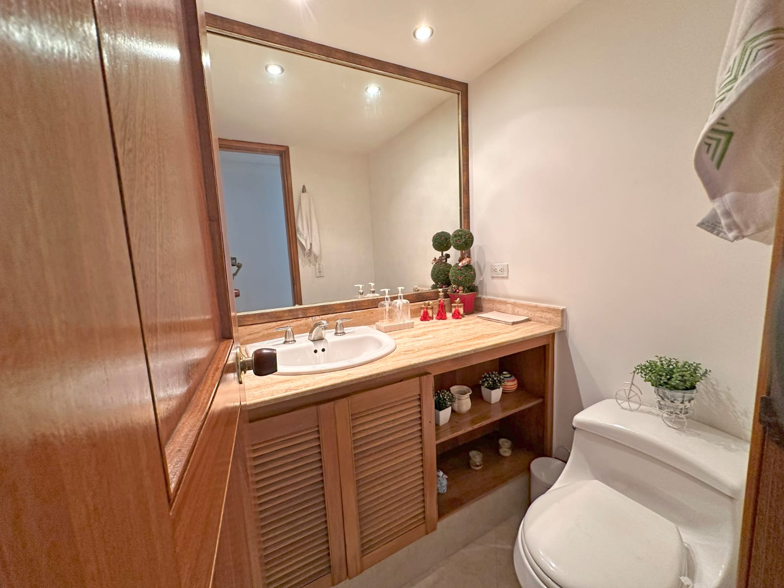 Apartamento para la venta en el poblado