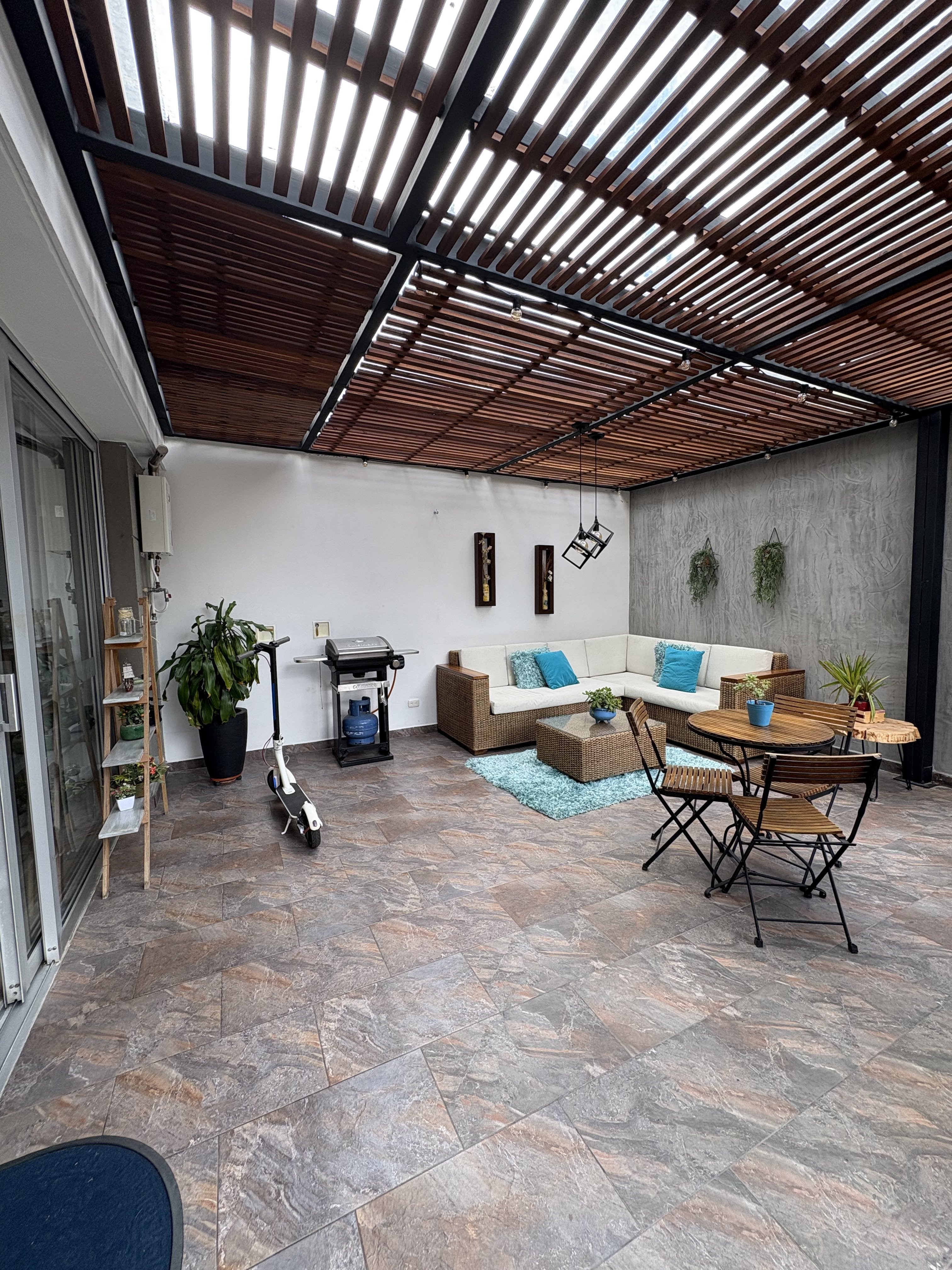 Casa  AMOBLADA para la venta en Rionegro sector Barro Blanco