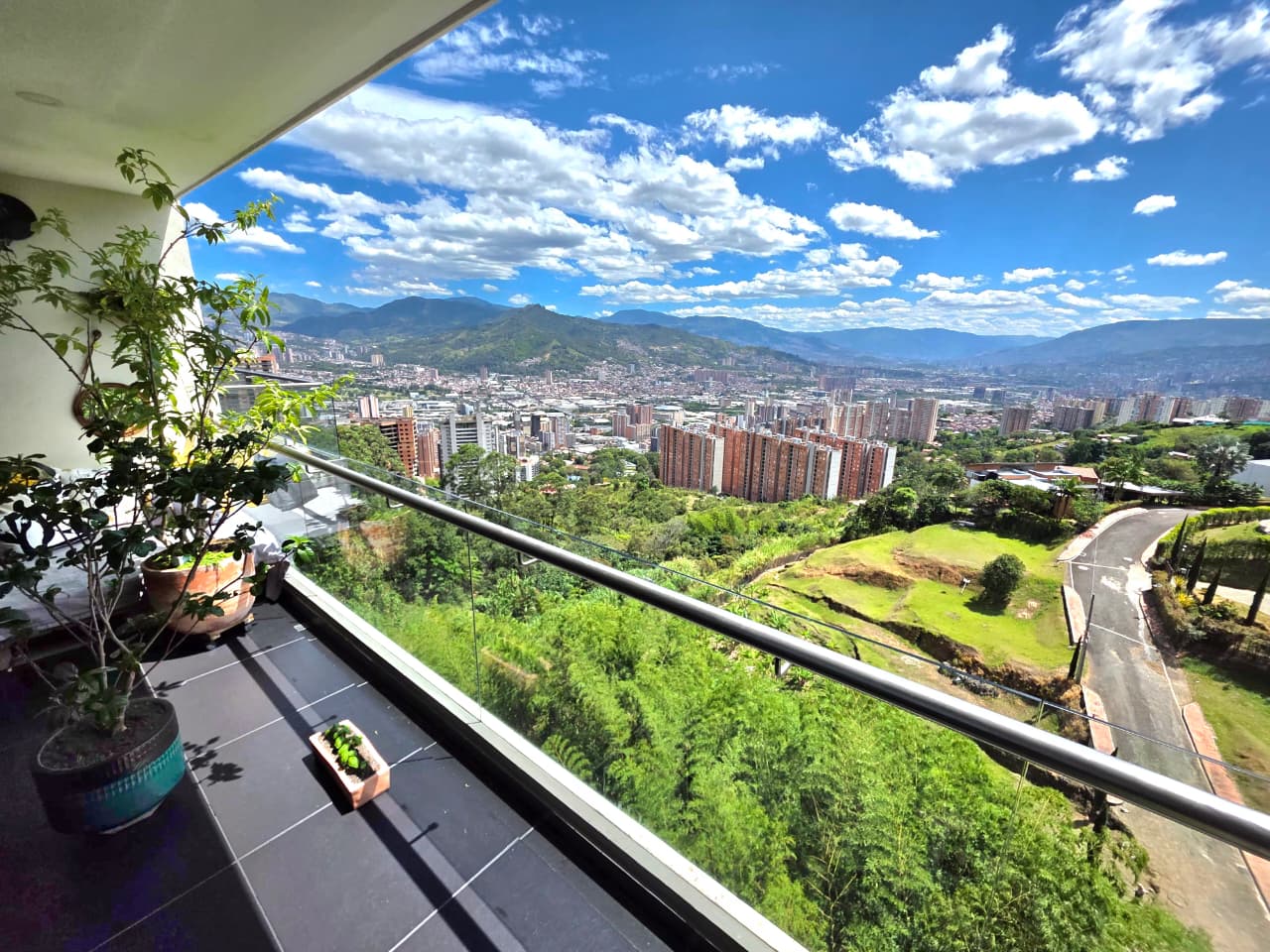 Apartamento en venta Sabaneta sector Las Lomitas