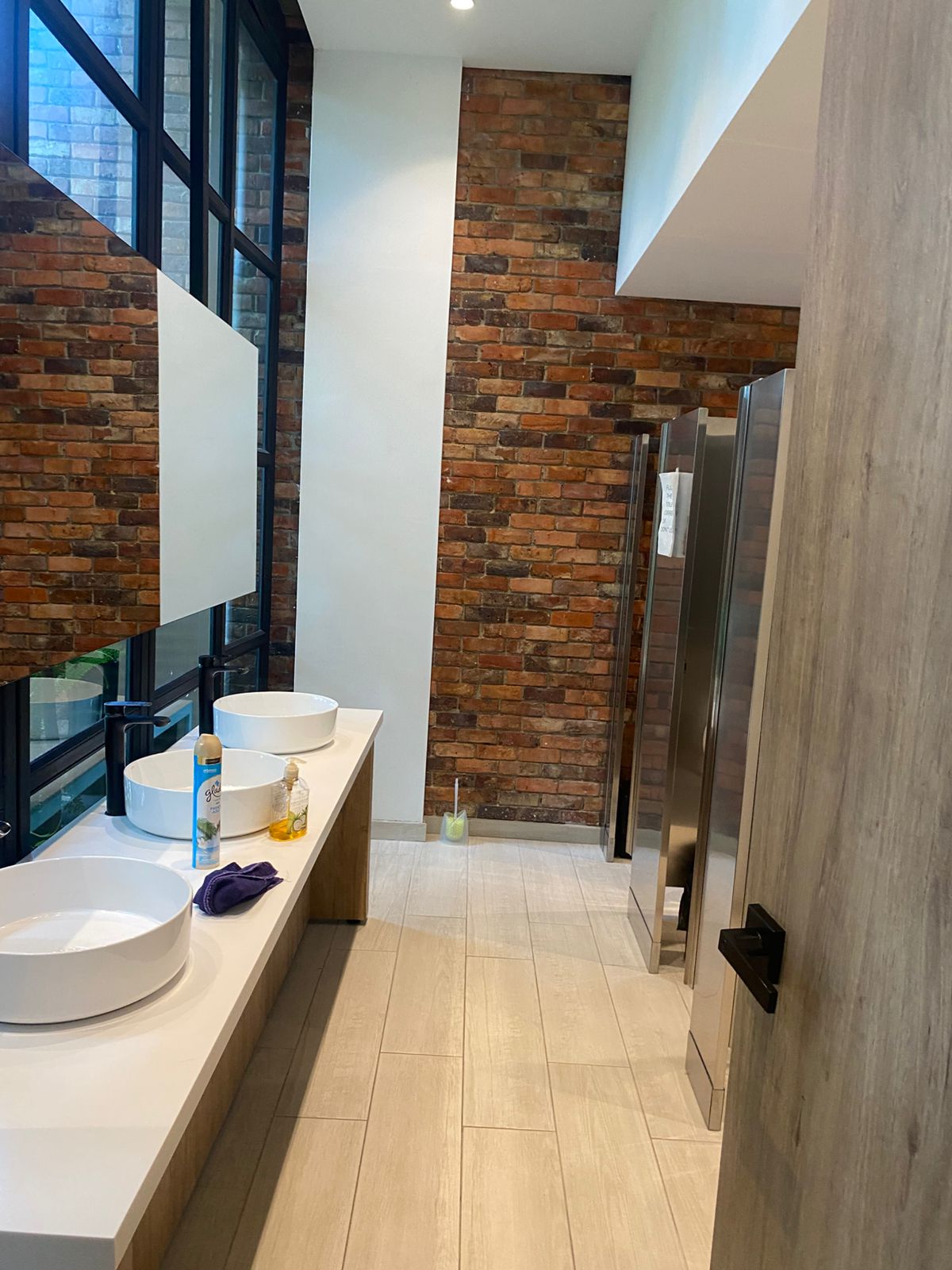 Apartamento de espacios abiertos para la venta en Poblado Medellin