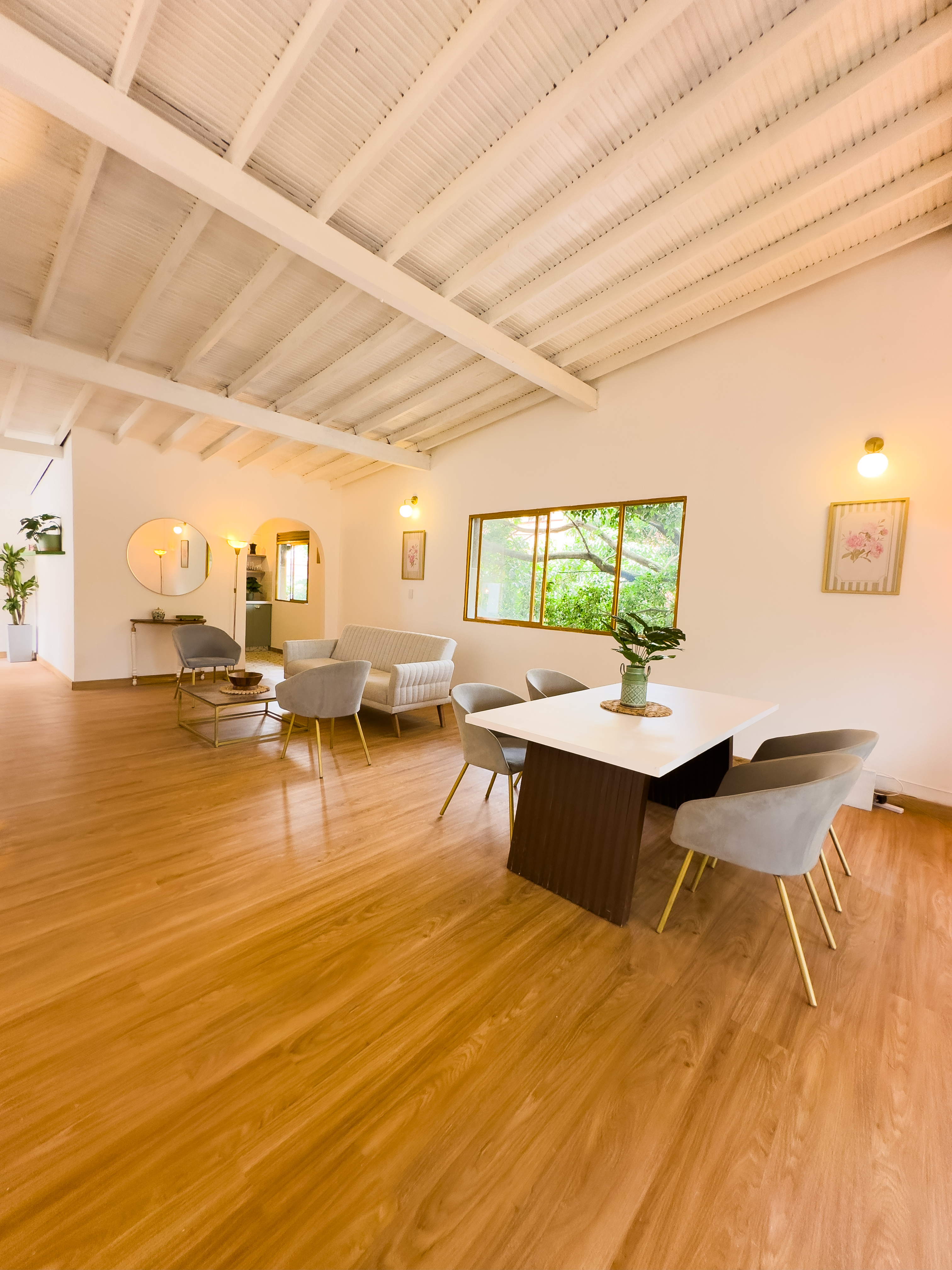 Casa en venta - comercial o residencial en Santa Lucia - Medellin