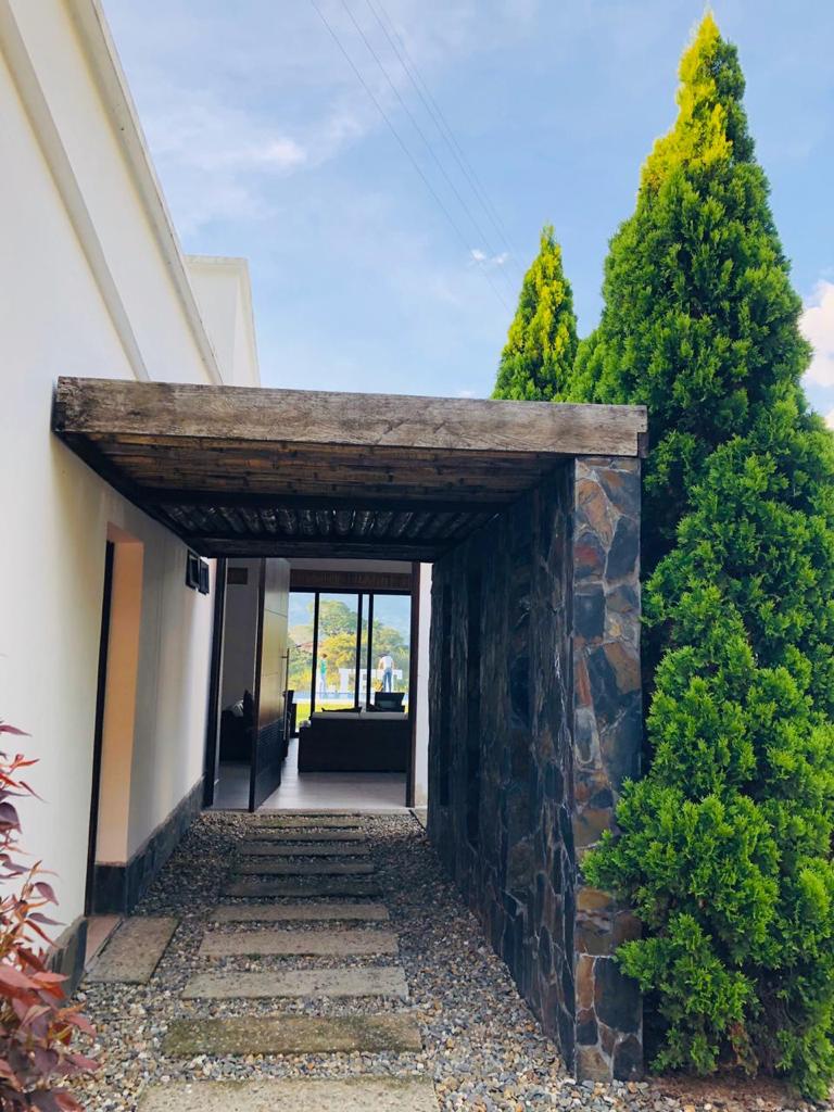 SE VENDE FINCA EN GIRARDOTA (ANTIOQUIA)