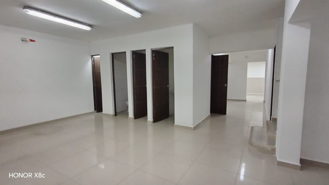 Casa comercial para arriendo en La 80 Estadio