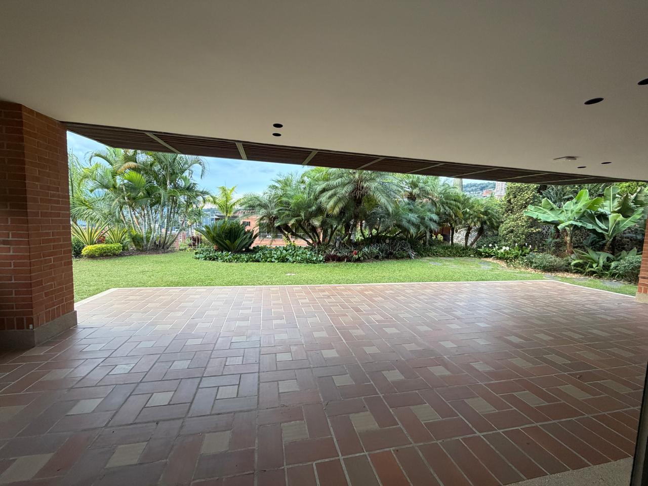 Casa en  venta en la Calera el    Poblado Medellin