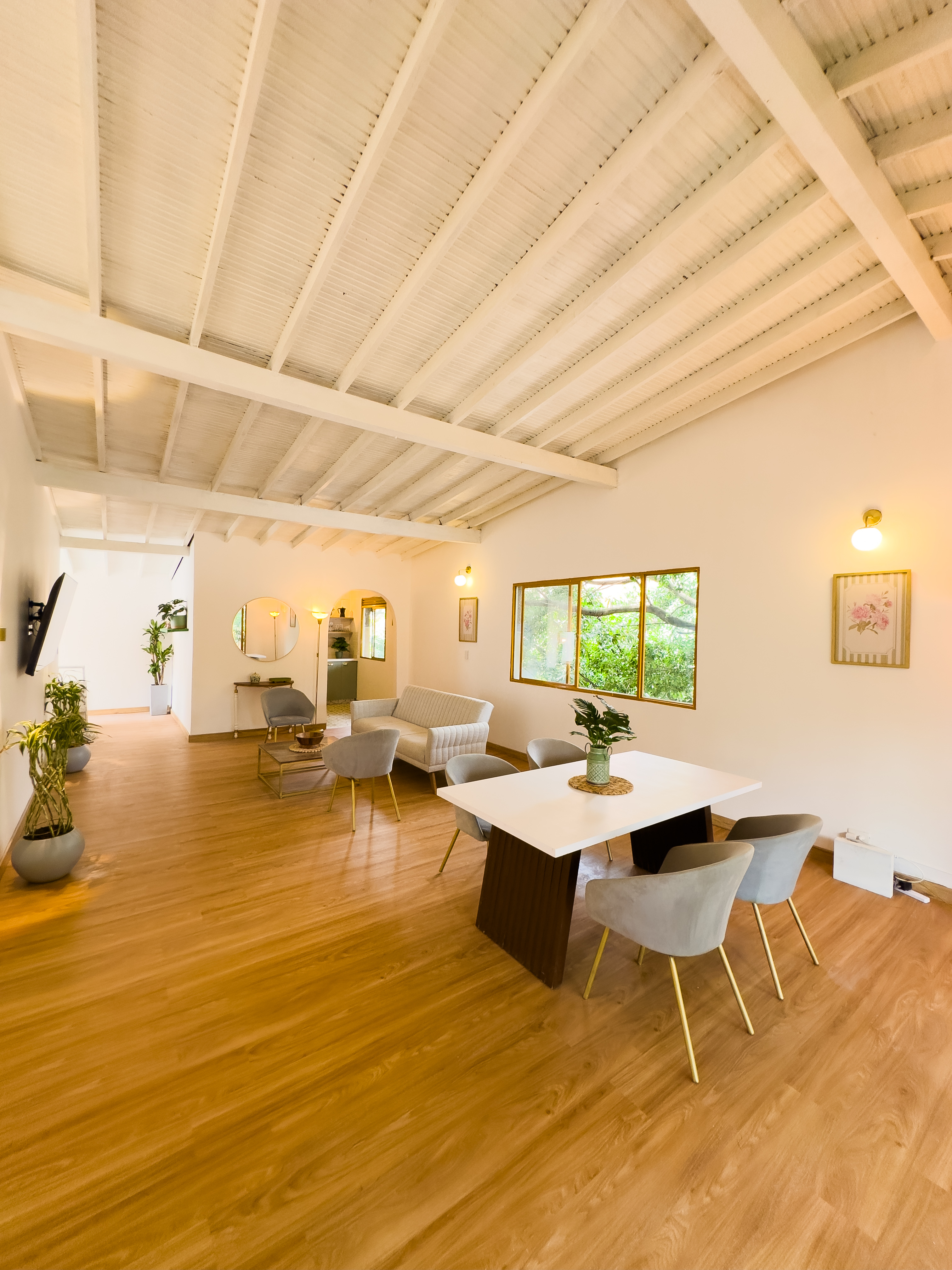 Casa en venta - comercial o residencial en Santa Lucia - Medellin
