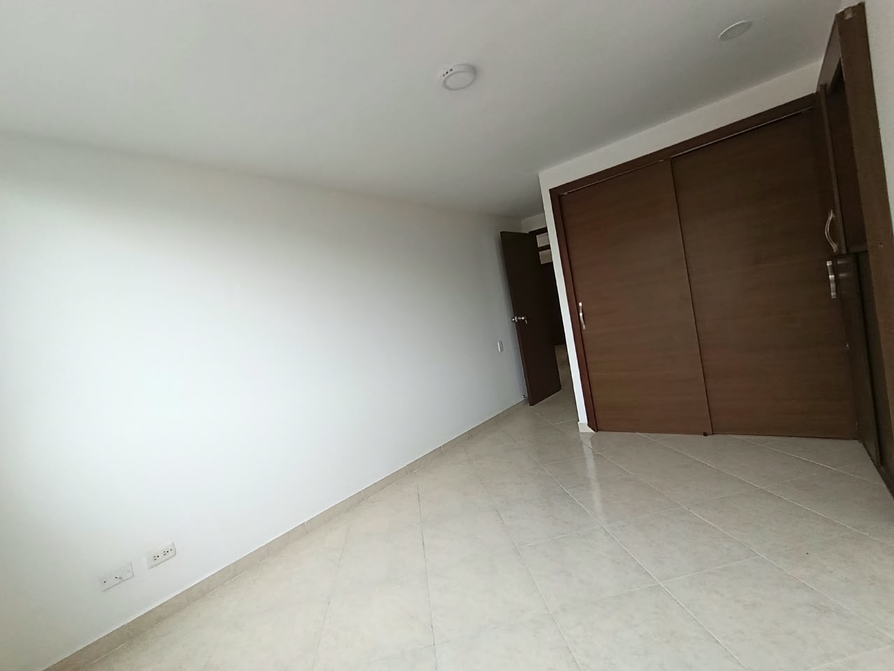 Apartamento en arriendo en Loma de los Bernal Medellín