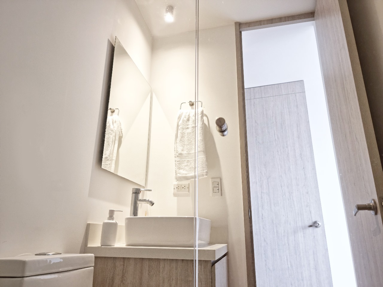 Apartamento amoblado para arriendo sector Lalinde Poblado - Medellín