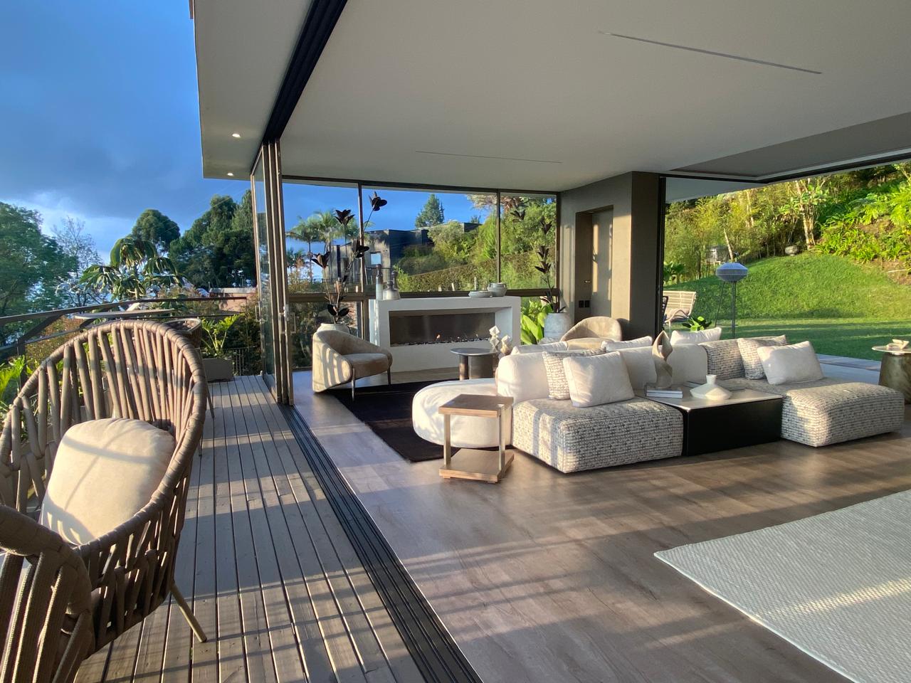 Casa en venta para estrenar en las Palmas Medellin