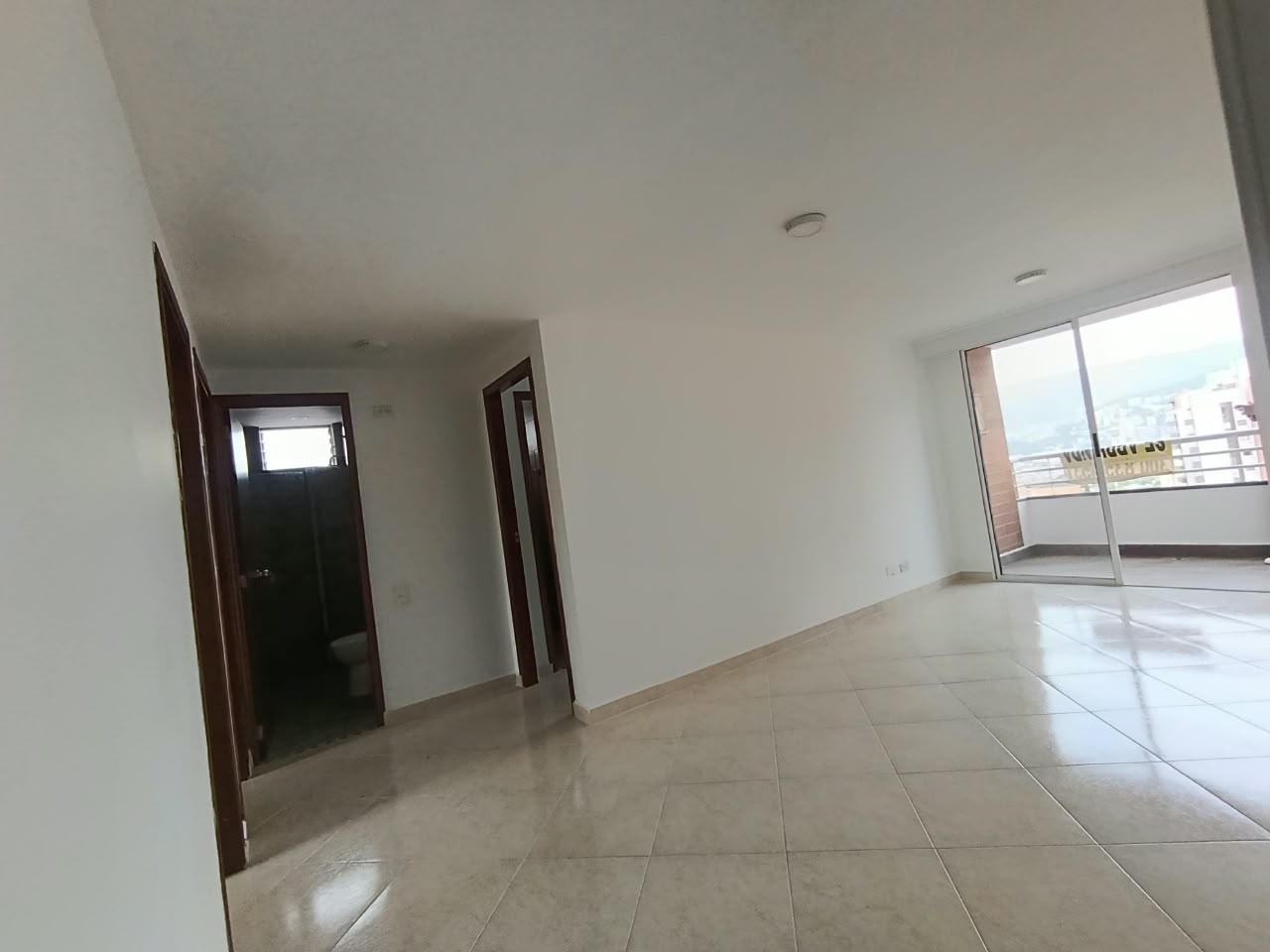 Apartamento en arriendo en Loma de los Bernal Medellín