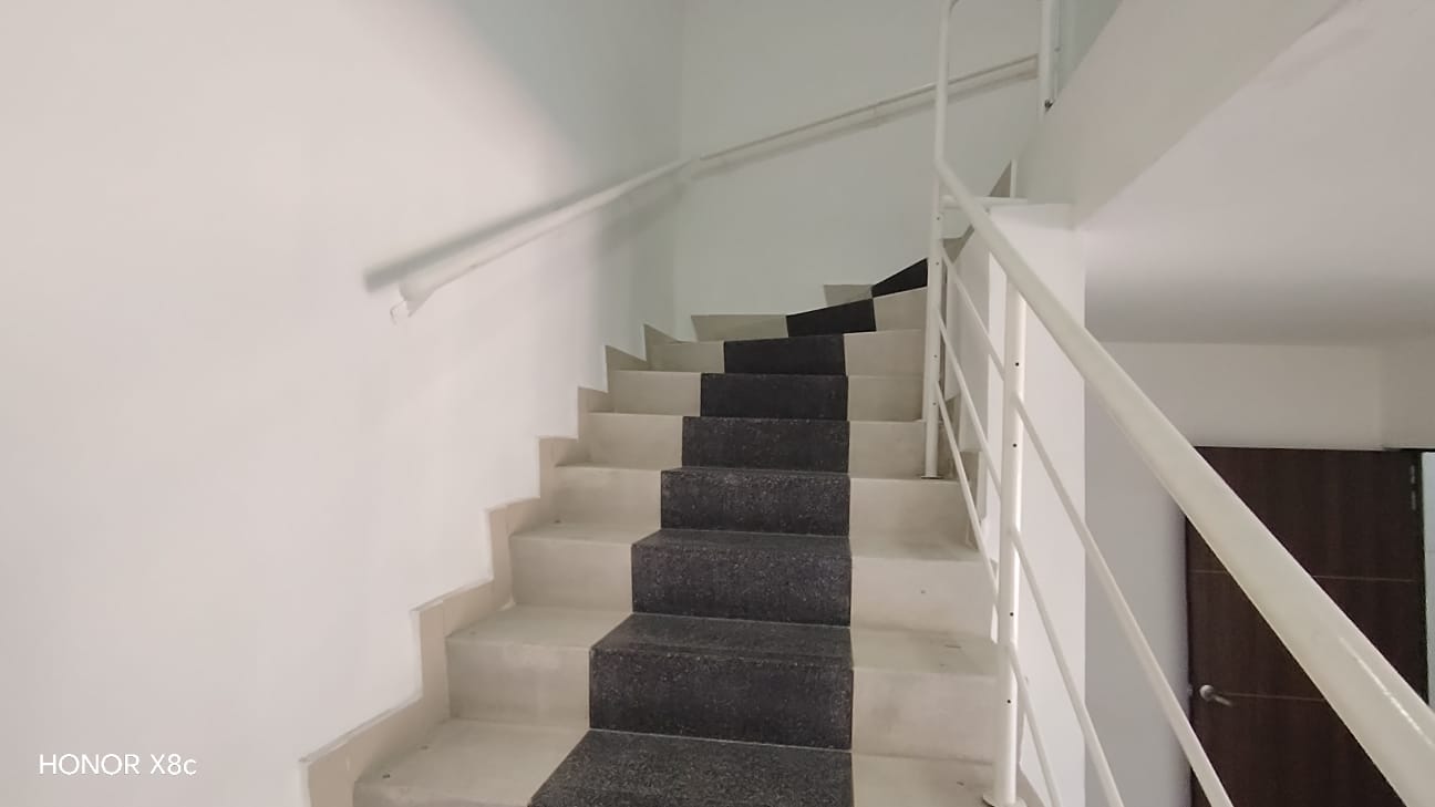 Casa comercial para arriendo en La 80 Estadio