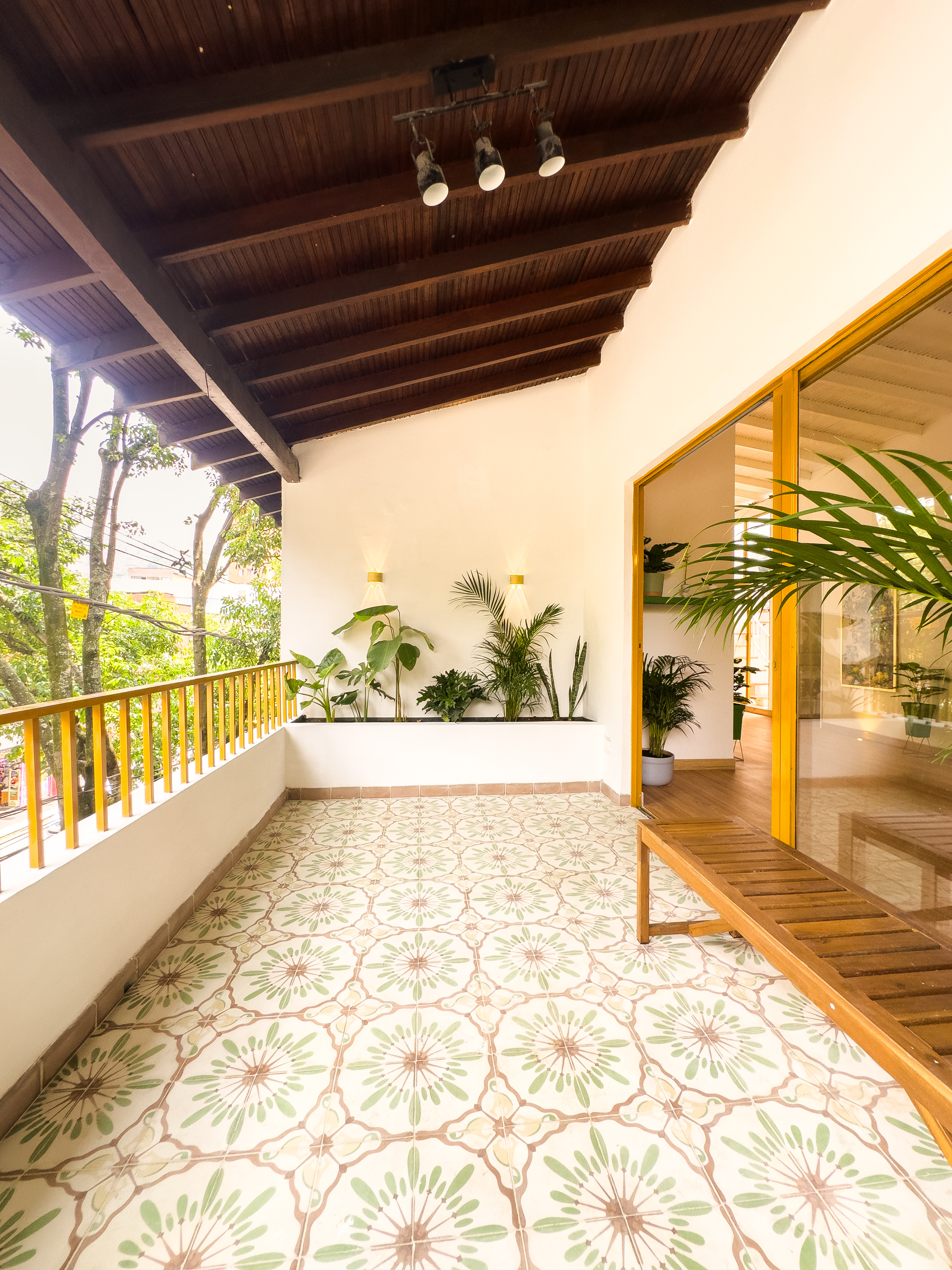 Casa en venta - comercial o residencial en Santa Lucia - Medellin