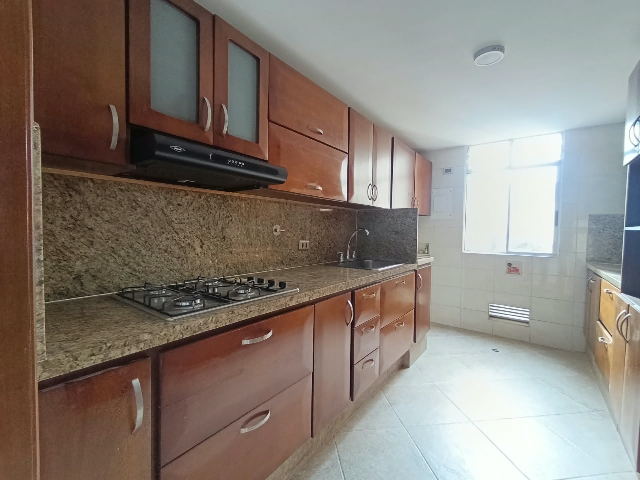 Apartamento en arriendo en Loma de los Bernal Medellín