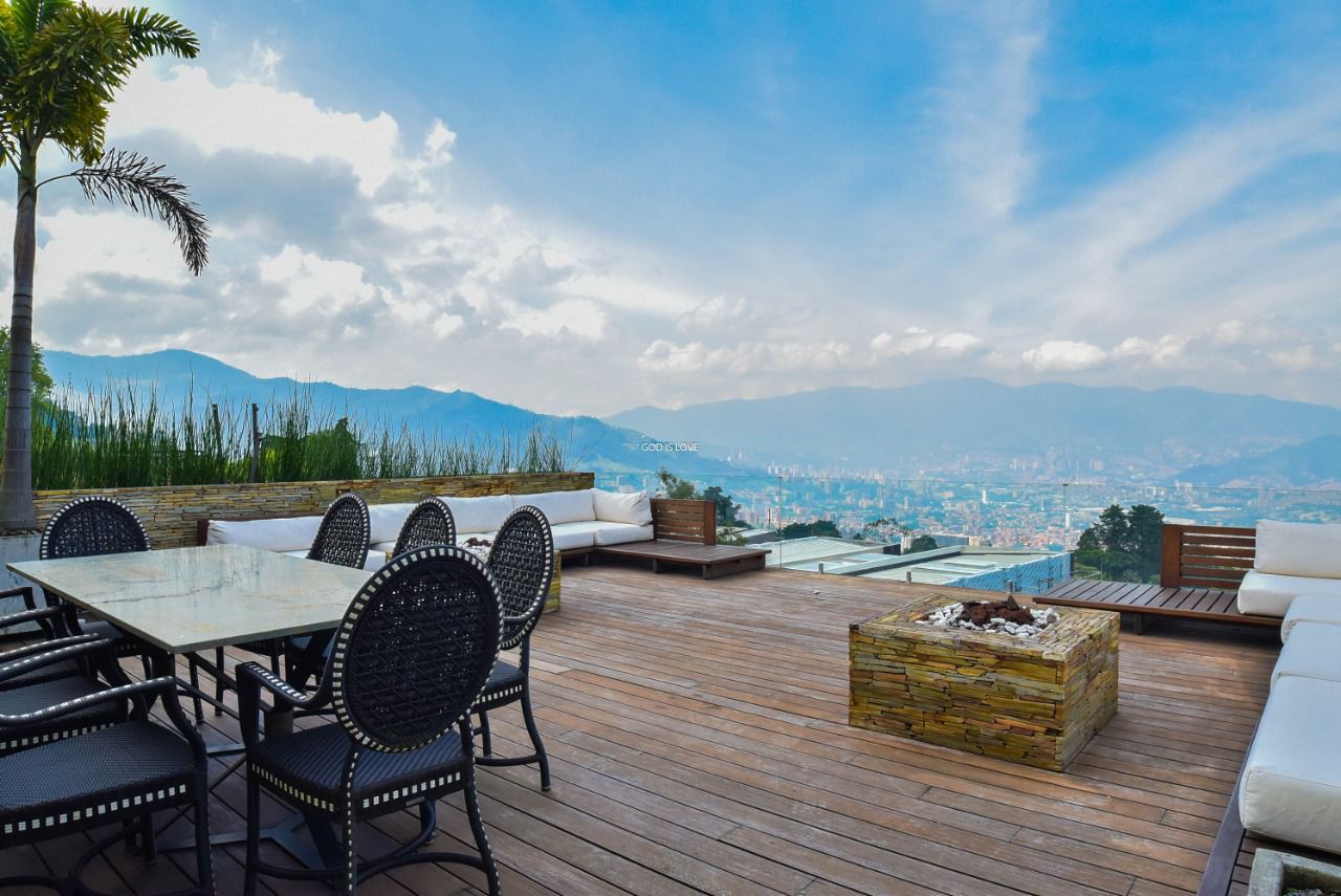 Casa en venta en Envigado Loma del Chocho