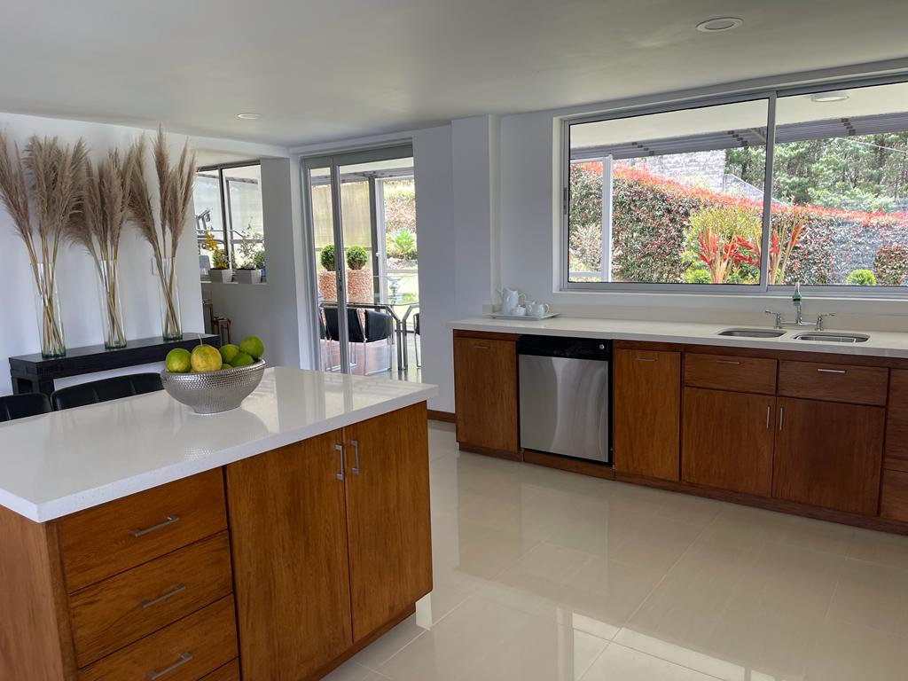 Casa en venta en Loma del Escobero Envigado