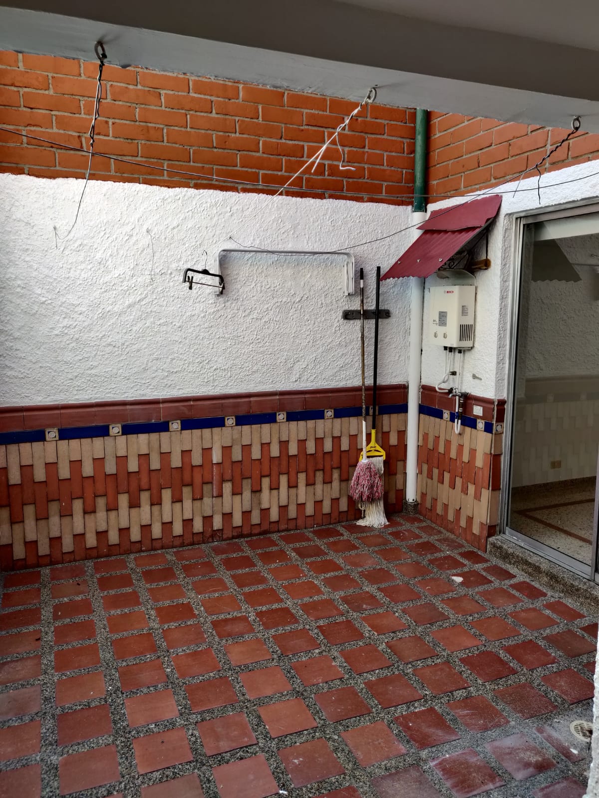 CASA  DE 3 NIVELES EN VENTA LA MOTA MEDELLIN-ANTIOQUIA