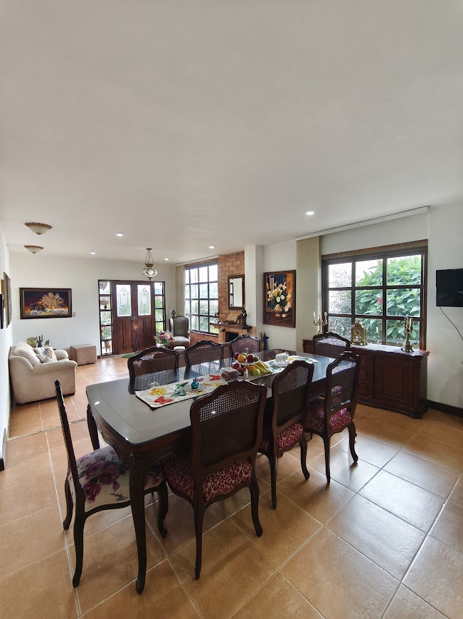 Venta de casa en El Retiro Sector Martin Pescador