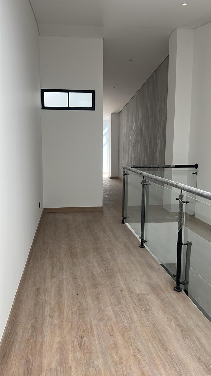 SE VENDE PENT HOUSE EN LAURELES