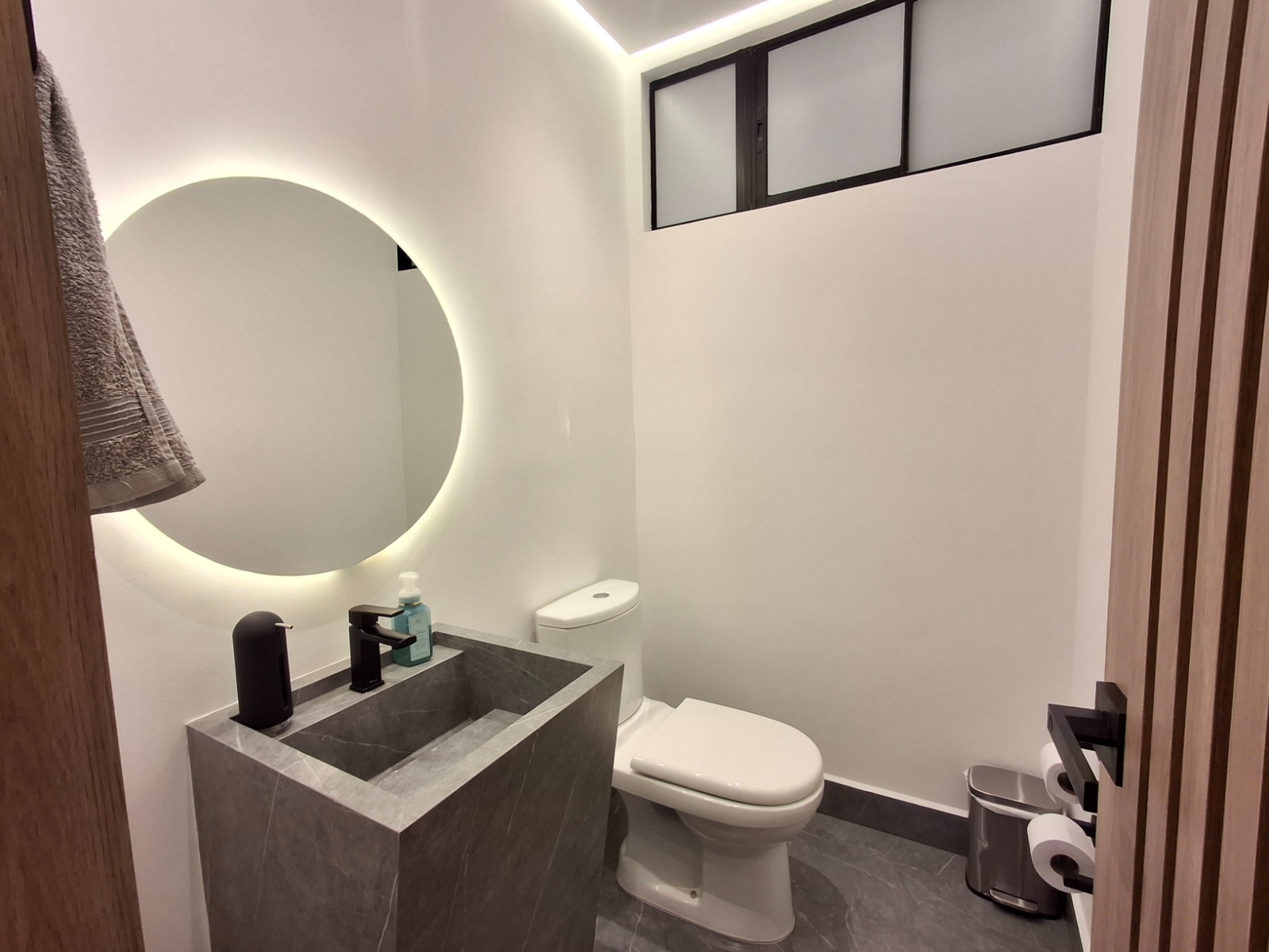 Apartamento en venta Medellín poblado transversal superior con Balsos