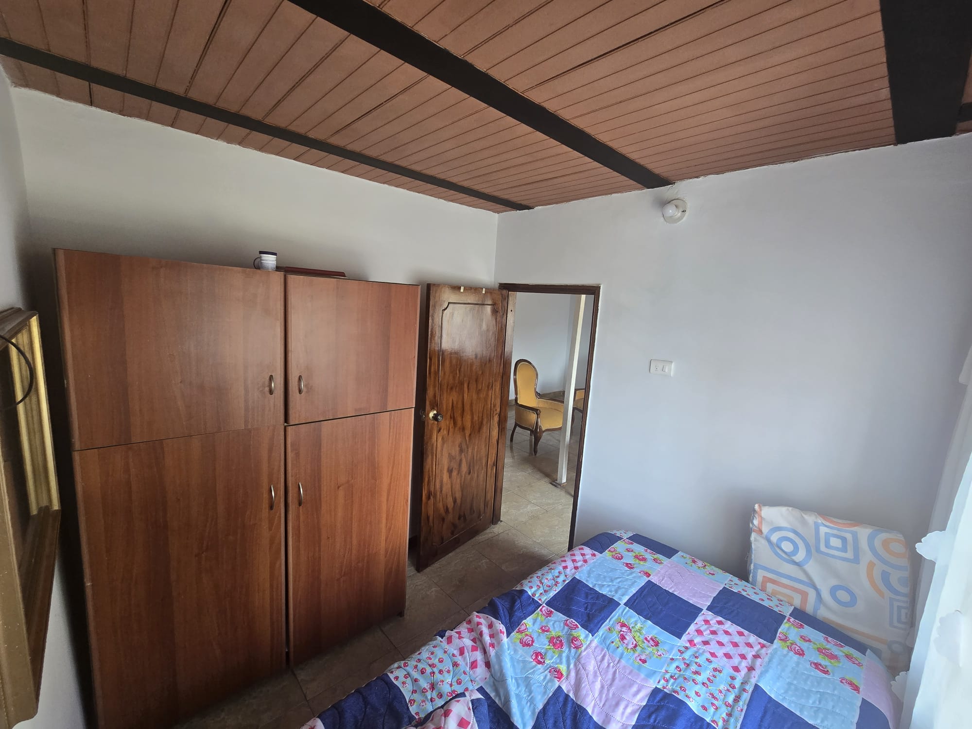 Venta de casa en Manrique central segundo piso con terraza