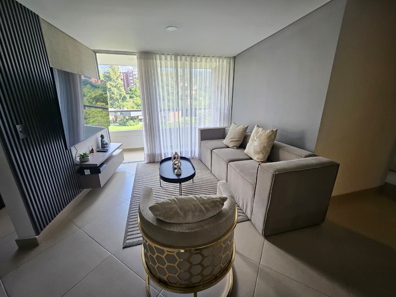 Apartamento amoblado para la venta en Camino Verde Envigado