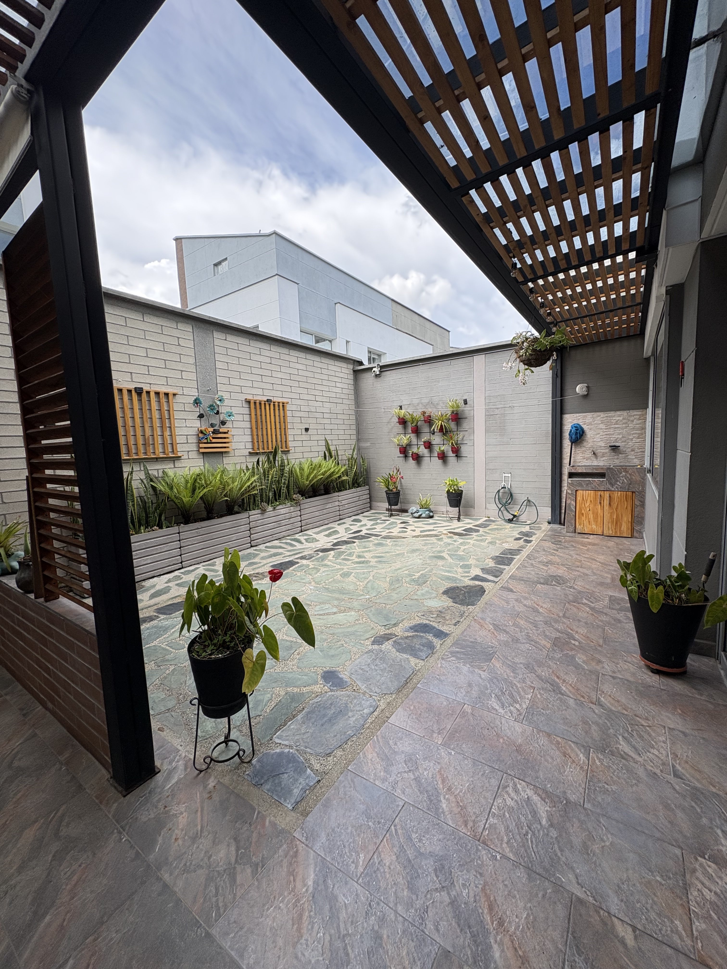 Casa  AMOBLADA para la venta en Rionegro sector Barro Blanco