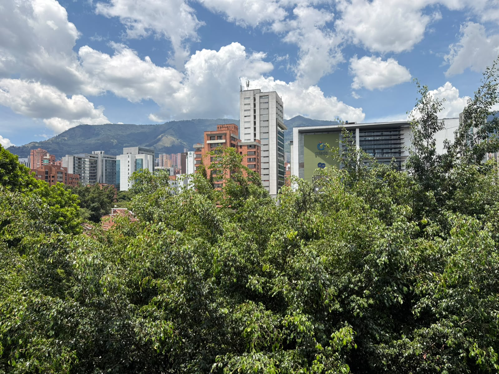 Vendo Apartamento pent-house en Aguátala Poblado Medellín