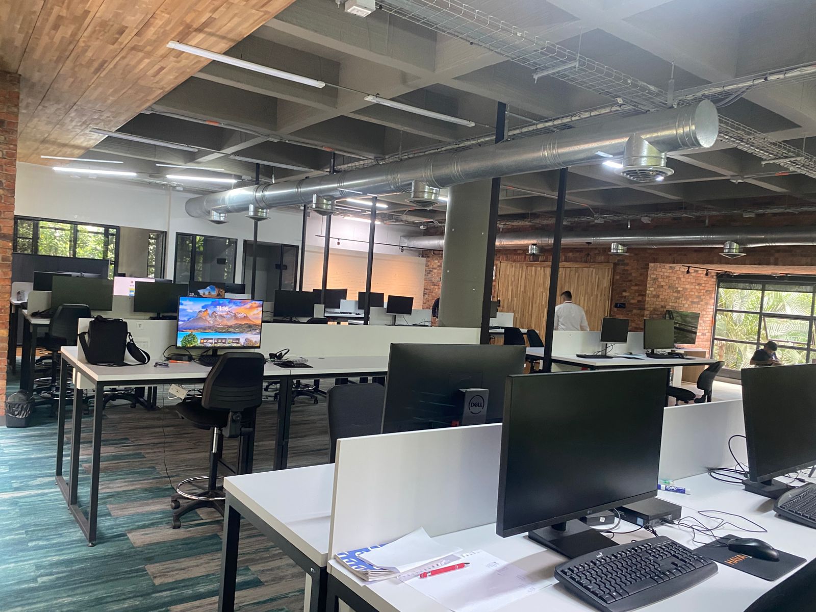 Apartamento de espacios abiertos para la venta en Poblado Medellin