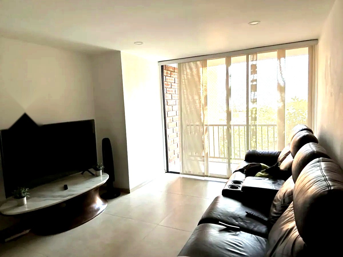 Apartamento para venta en Loma de los Bernal Medellín