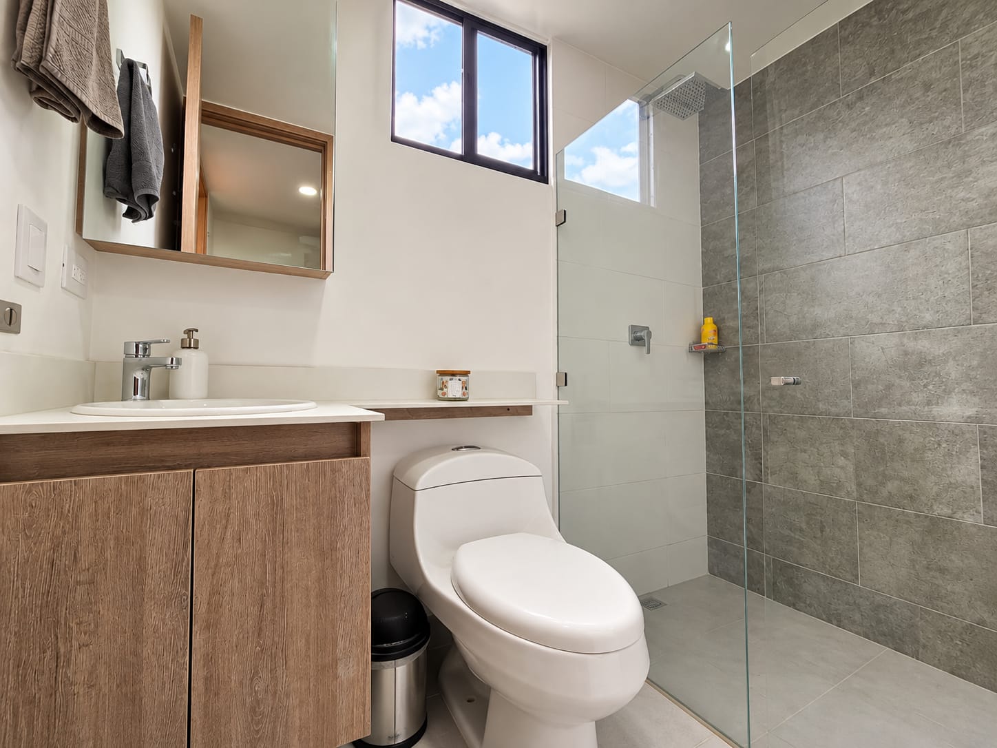 Apartamento en venta Señorial Envigado – 60 m² + vista