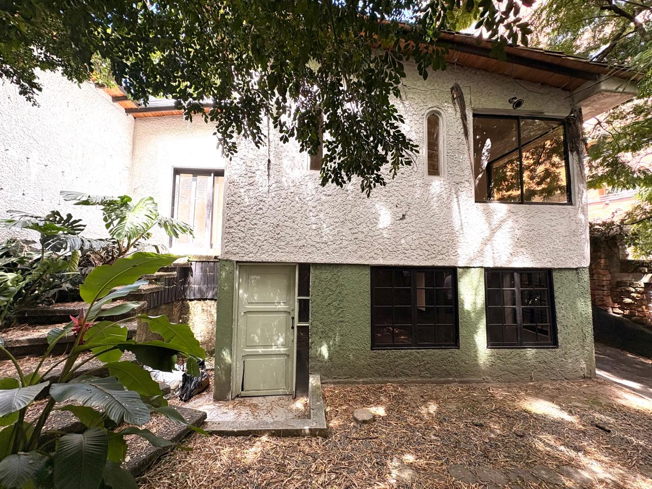 Casa Lote para venta en Poblado  Castropol