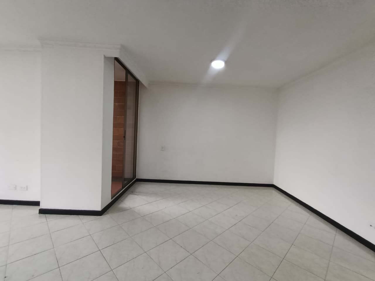 Apartamento en arriendo en Loma de los Bernal Medellín