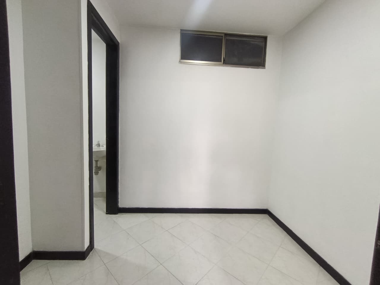 Apartamento en arriendo en Loma de los Bernal Medellín