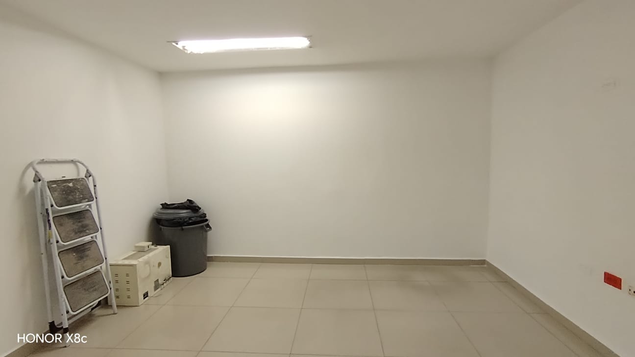 Casa comercial para arriendo en La 80 Estadio