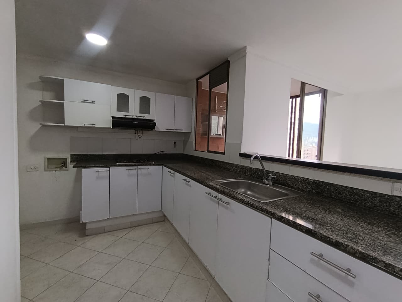 Apartamento en arriendo en Loma de los Bernal Medellín