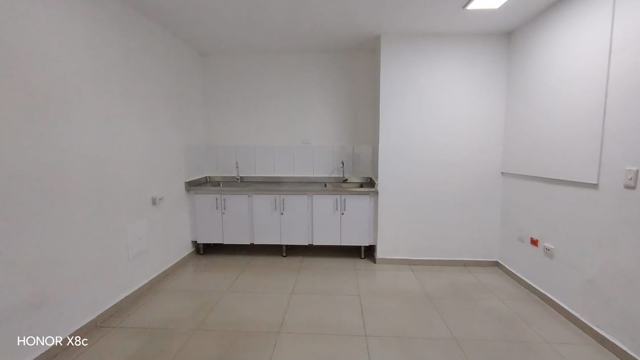 Casa comercial para arriendo en La 80 Estadio