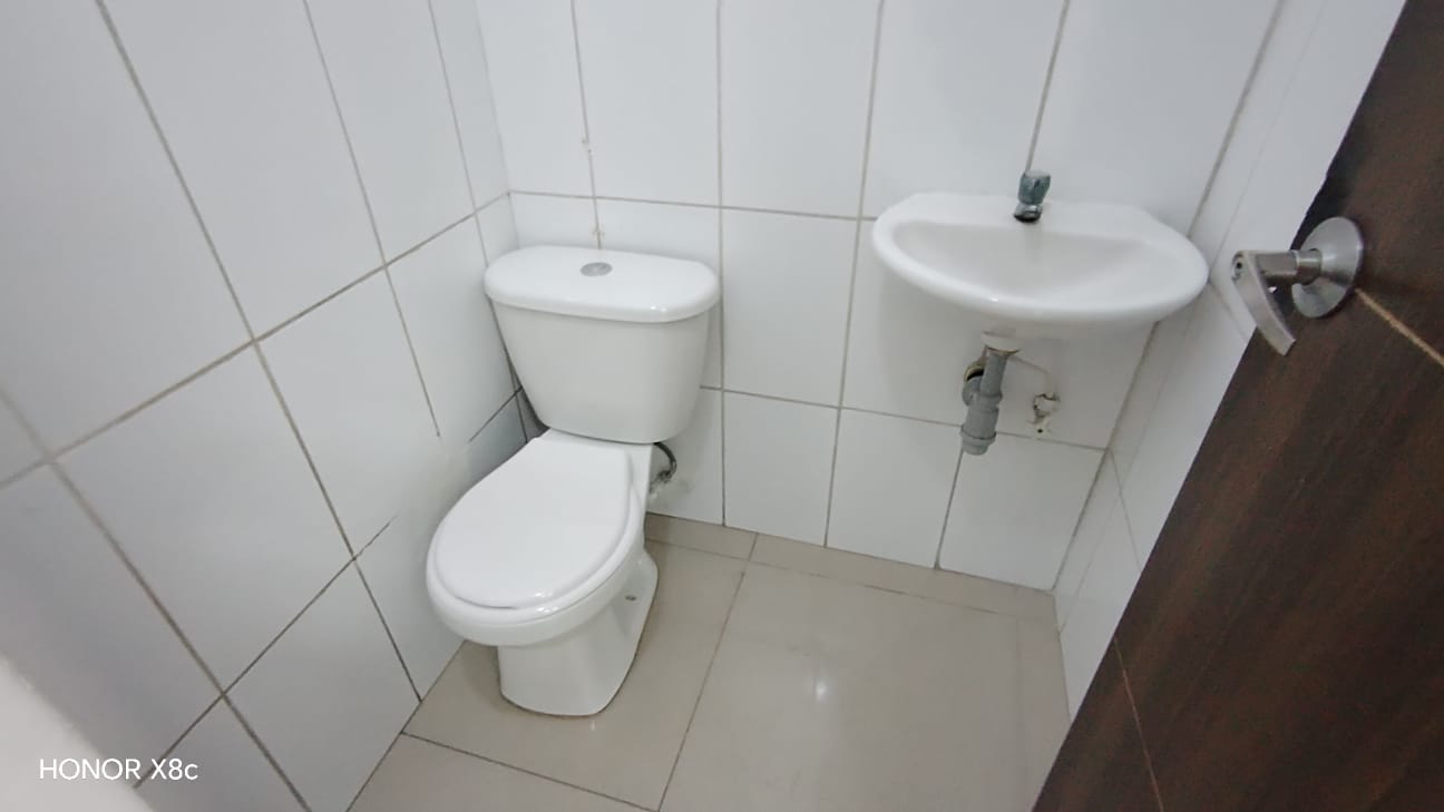 Casa comercial para arriendo en La 80 Estadio