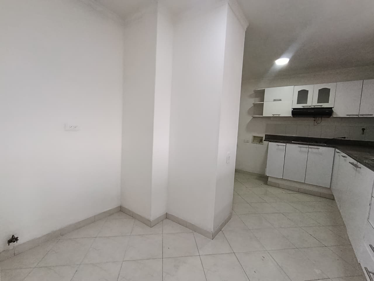 Apartamento en arriendo en Loma de los Bernal Medellín