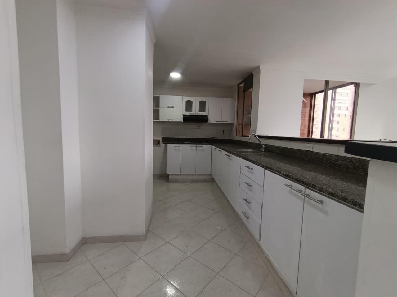 Apartamento en arriendo en Loma de los Bernal Medellín