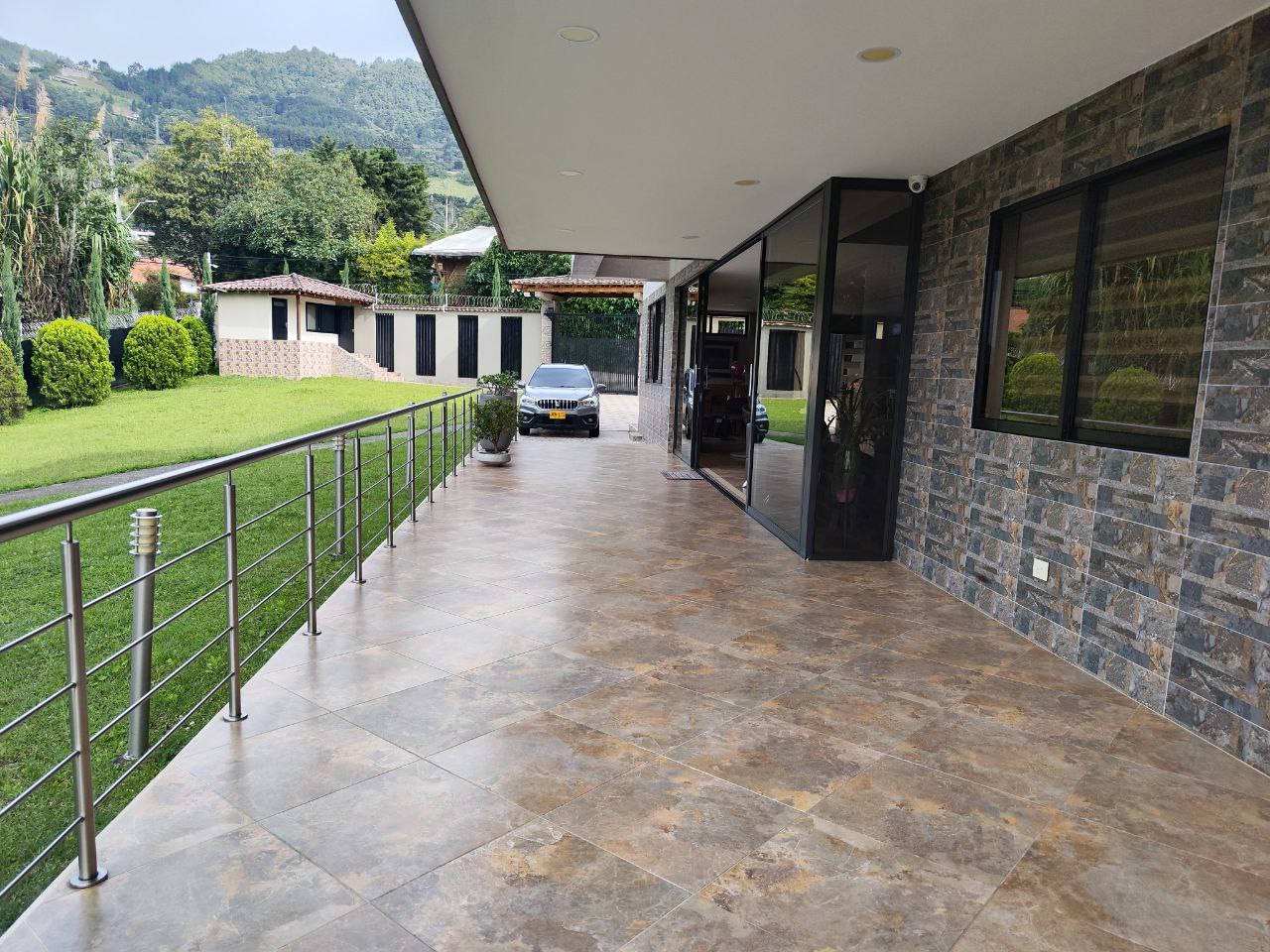 Casa para la venta INDEPENDIENTE en El Escobero parte baja