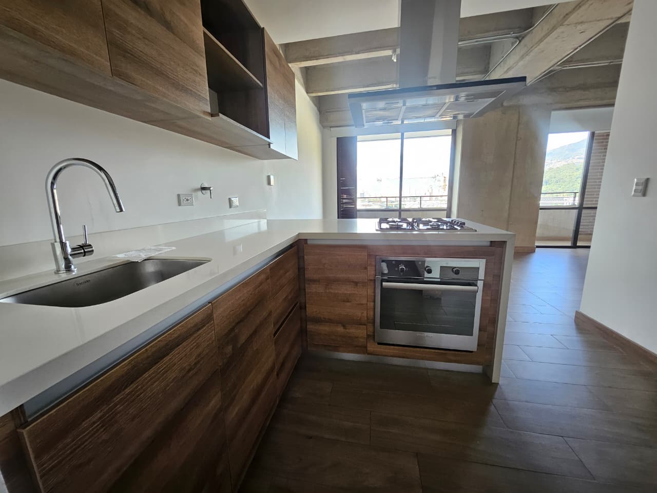 Apartaestudio tipo loft para arriendo en Ciudad del Río - Poblado