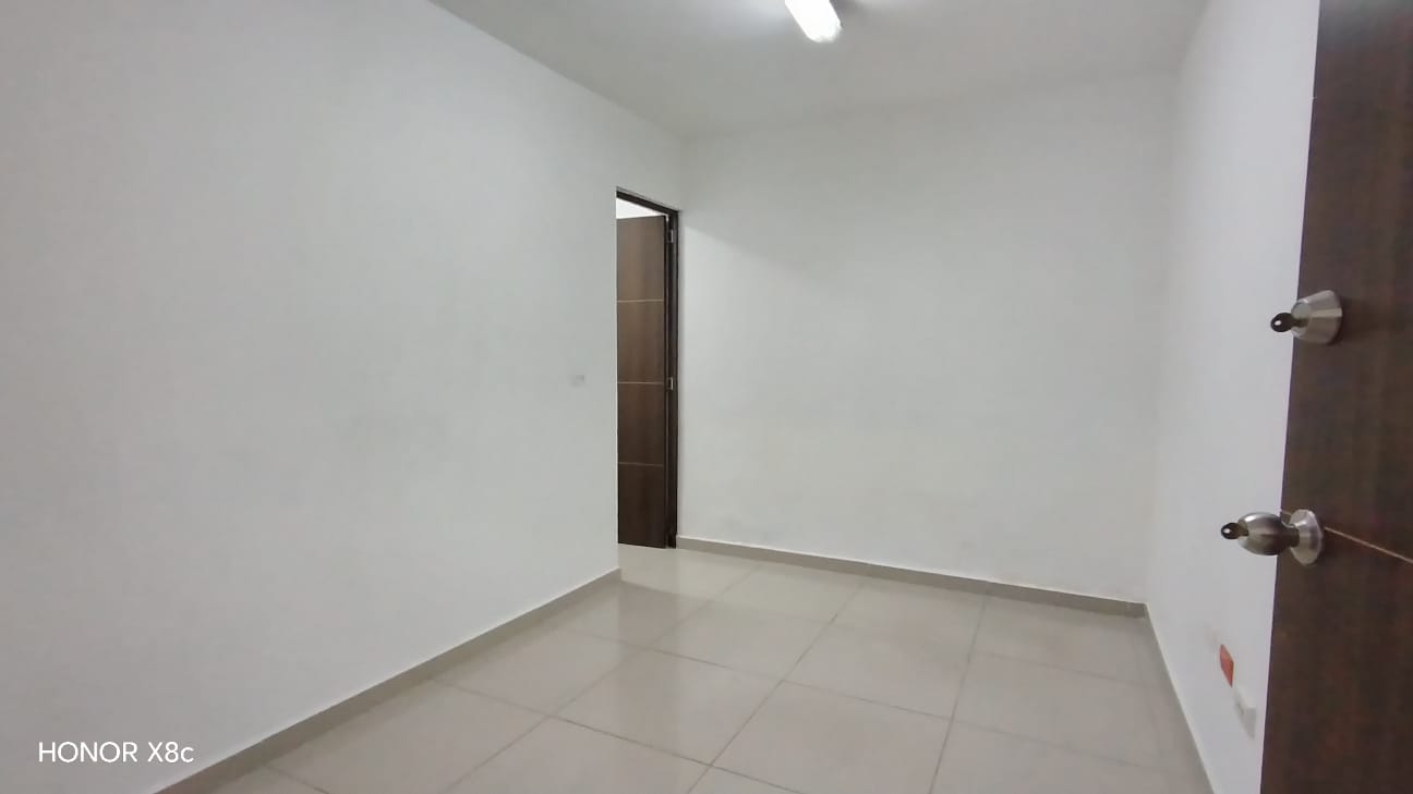 Casa comercial para arriendo en La 80 Estadio