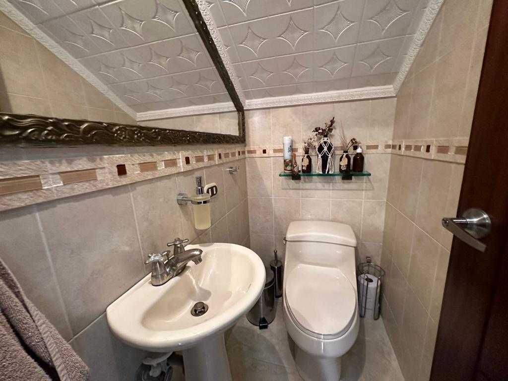 Hermosa casa para la venta en la Cola del Zorro, Medellín.