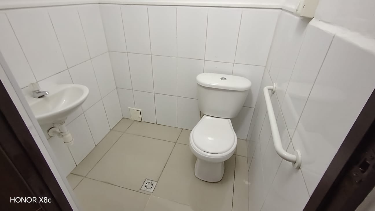 Casa comercial para arriendo en La 80 Estadio