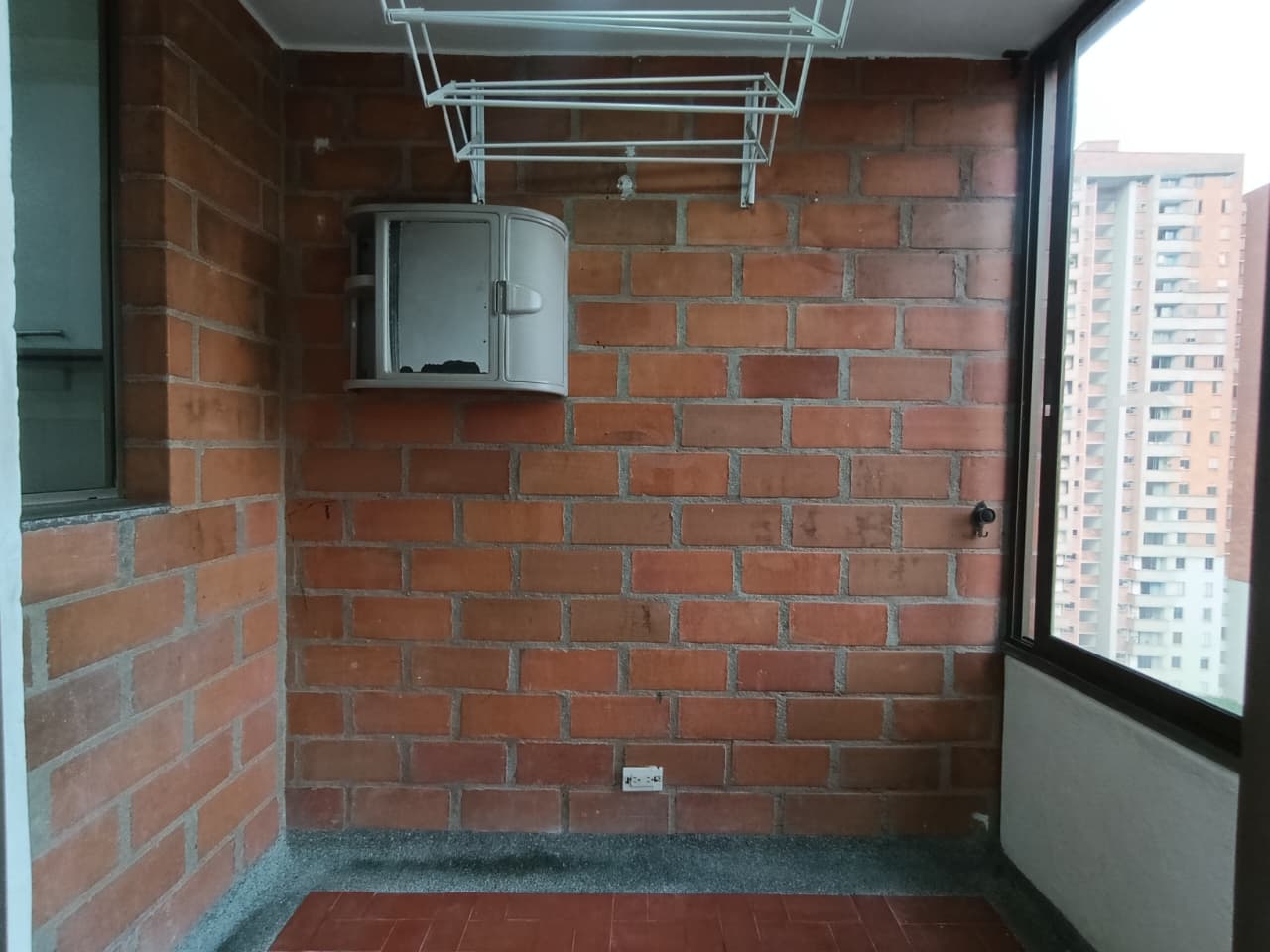 Apartamento en arriendo en Loma de los Bernal Medellín
