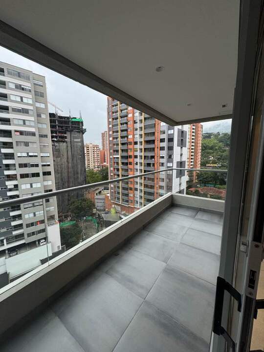 VENDO APARTAMENTO EN EL ESMERALDAL ENVIGADO