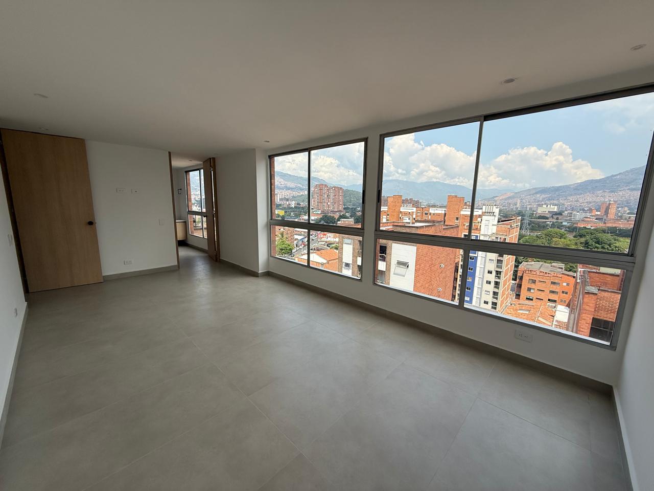 Venta de penthouse dúplex en Conquistadores remodelado