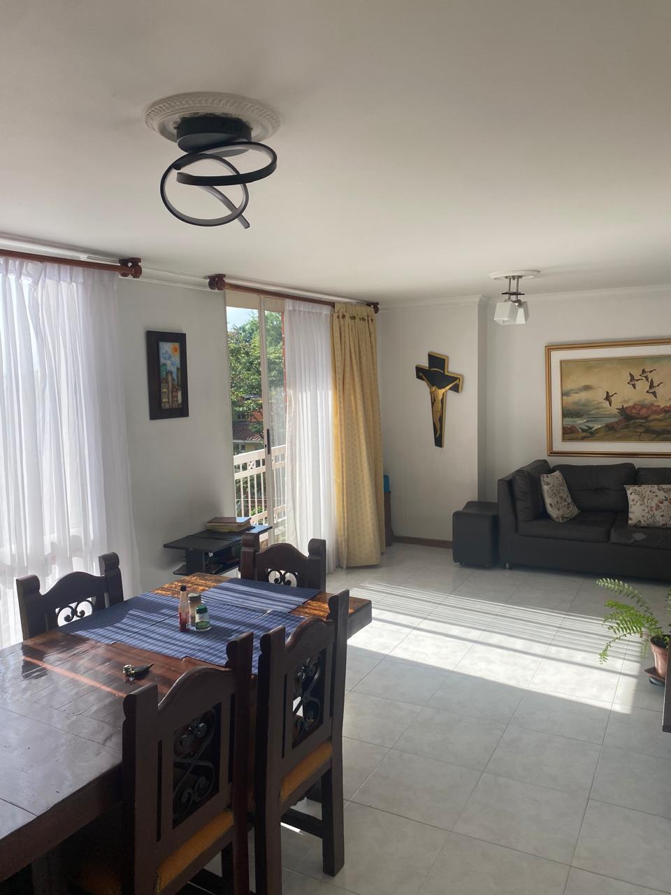 Apartamento en venta Loma de los Bernal parte baja