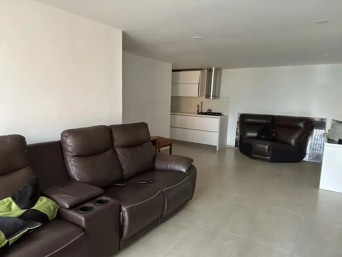 Apartamento para venta en Loma de los Bernal Medellín