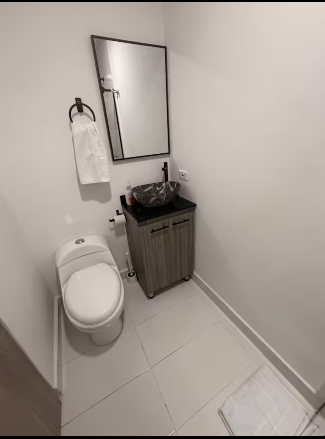 Apartaestudio en arriendo en Sabaneta avenida Las Vegas
